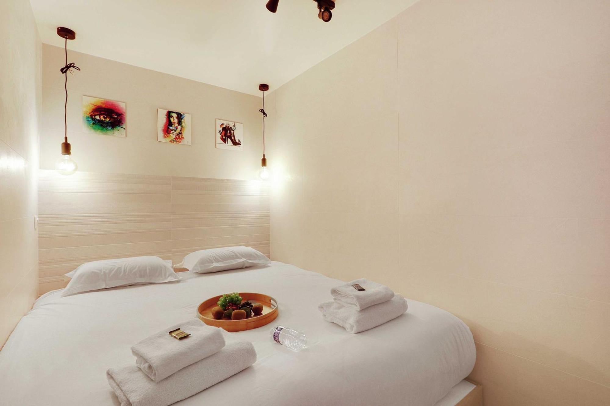 Intimate Apartment With Air Conditioner & Jacuzzi 2Br 6P Montmartre París Exterior foto