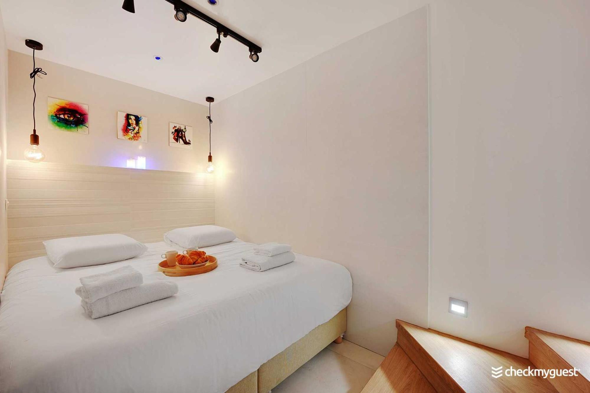 Intimate Apartment With Air Conditioner & Jacuzzi 2Br 6P Montmartre París Exterior foto