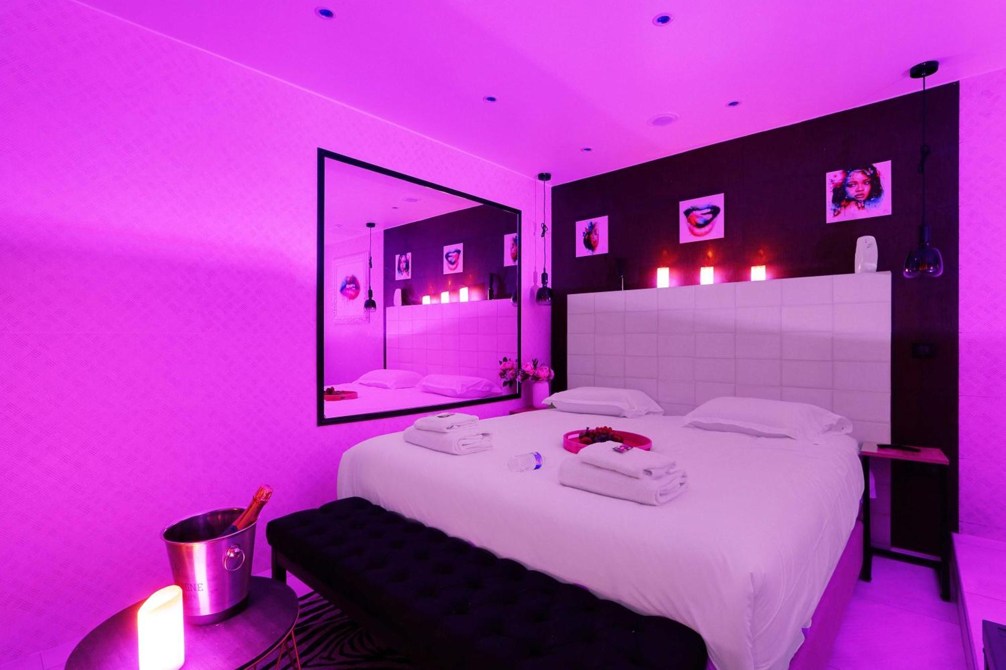 Intimate Apartment With Air Conditioner & Jacuzzi 2Br 6P Montmartre París Exterior foto
