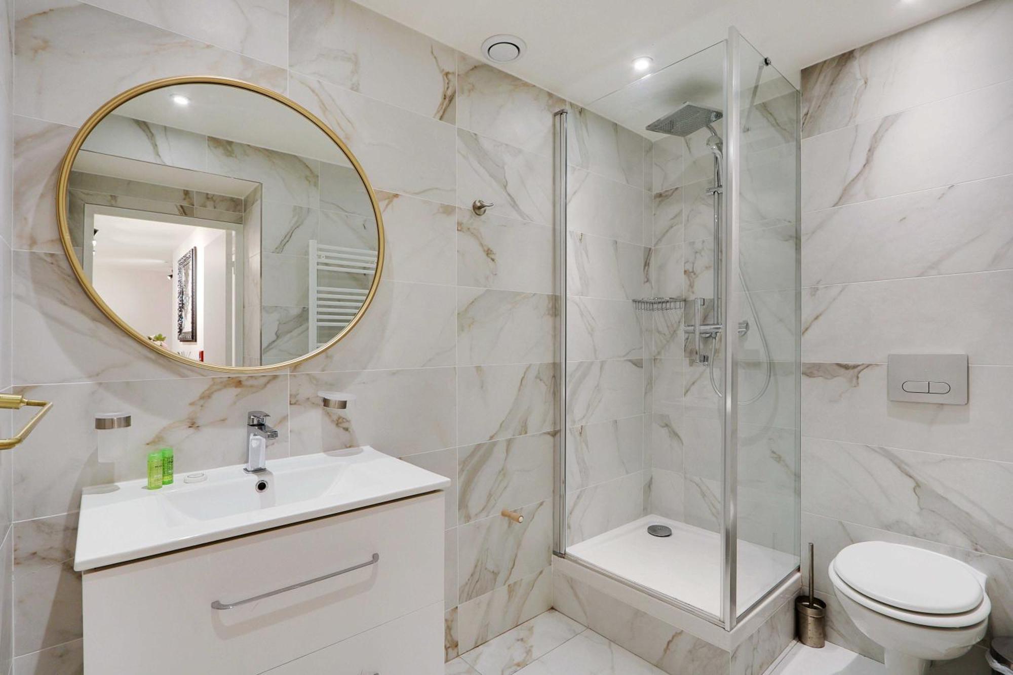 Intimate Apartment With Air Conditioner & Jacuzzi 2Br 6P Montmartre París Exterior foto
