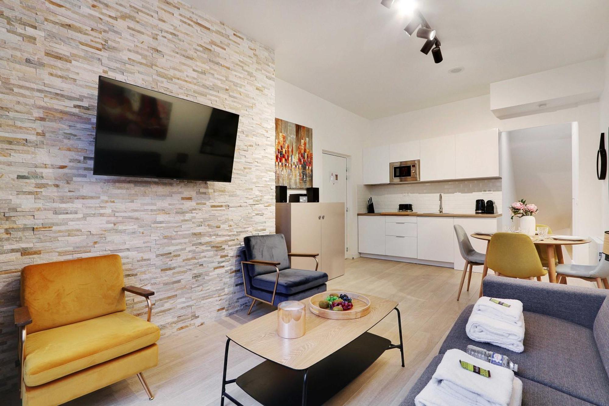 Intimate Apartment With Air Conditioner & Jacuzzi 2Br 6P Montmartre París Exterior foto