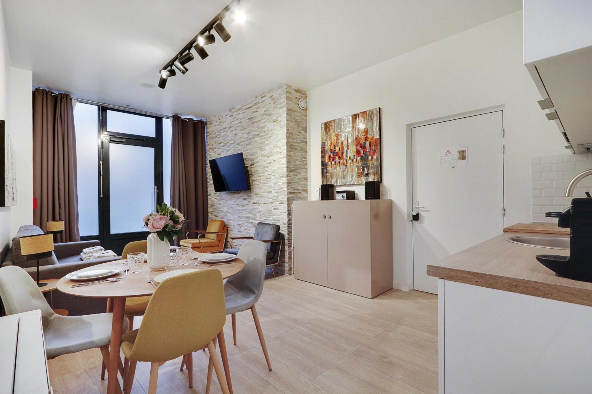 Intimate Apartment With Air Conditioner & Jacuzzi 2Br 6P Montmartre París Exterior foto