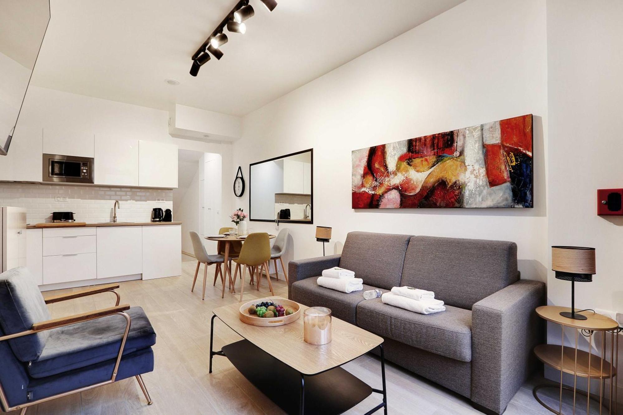 Intimate Apartment With Air Conditioner & Jacuzzi 2Br 6P Montmartre París Exterior foto